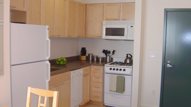 Kitchen - Berkeley Apartments - Touriel