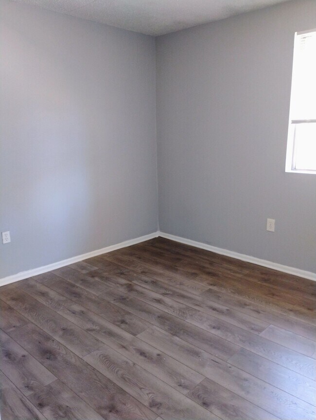Foto del edificio - 1120 Sherron Ave