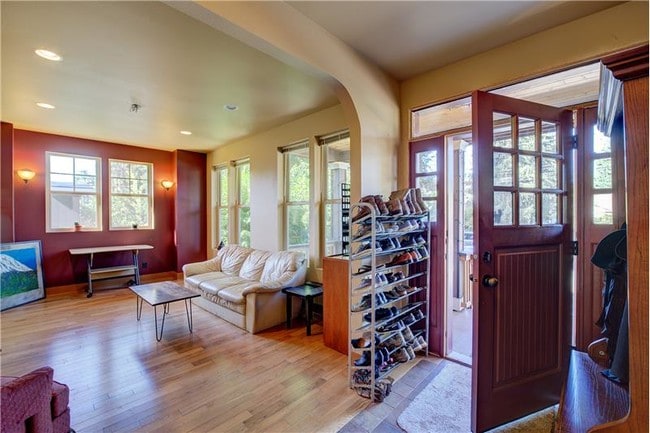 Building Photo - 10516 20th Ave NE