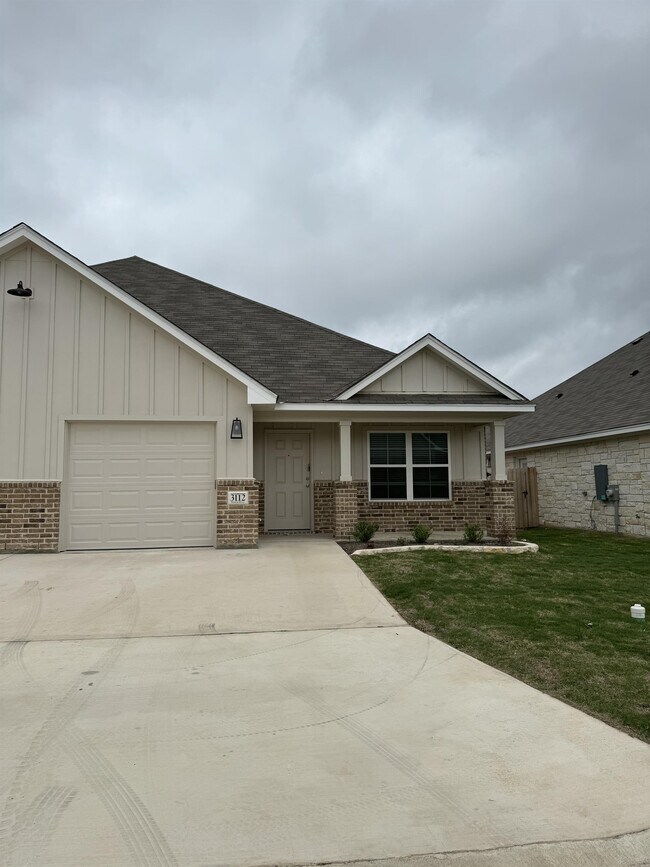 Building Photo - 3112 Wasilla Dr