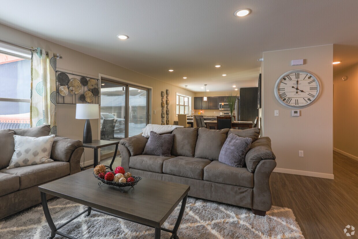 Empire Townhomes Apartments in Grand Forks, ND