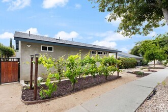 Building Photo - 1572 Coolcrest Ave