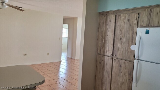 Foto del edificio - 2711 Orange Grove Dr