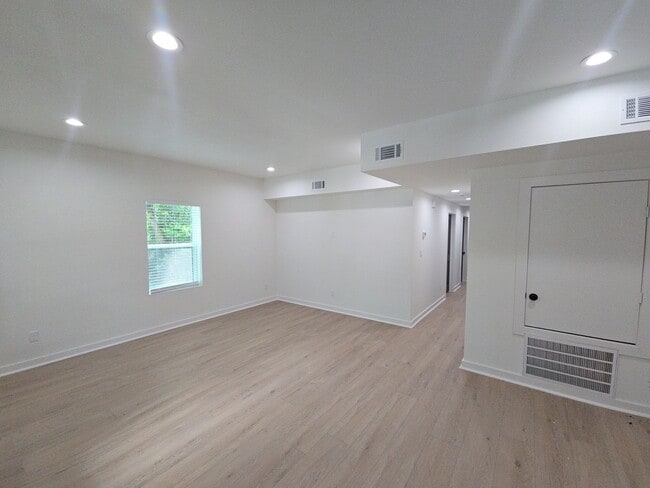 Foto del edificio - 8101 Venus St