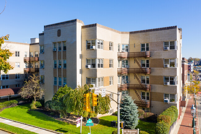 Building Photo - Ridgewood Commons