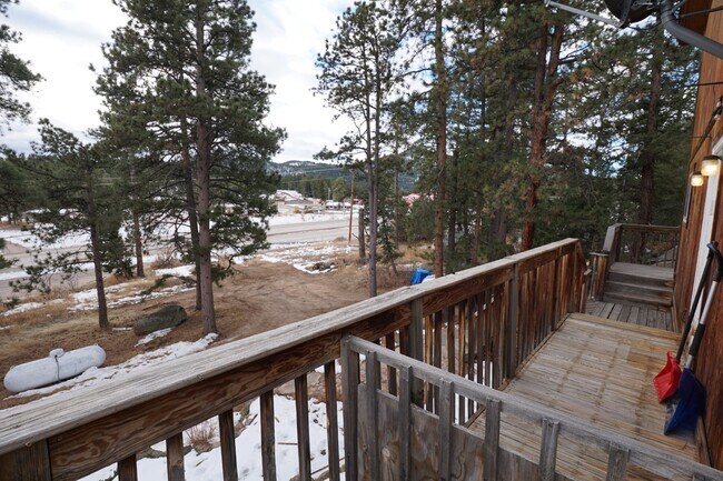 Photo - Charming 3 Bed, 2 Bath Rental in Morrison/... Apartment