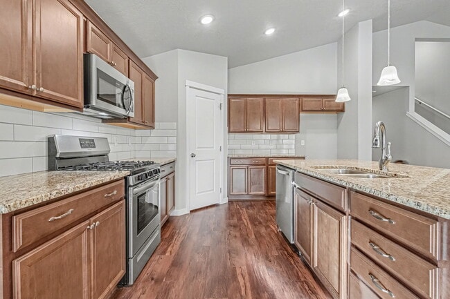 Building Photo - 19361 Kiowa Crk Wy