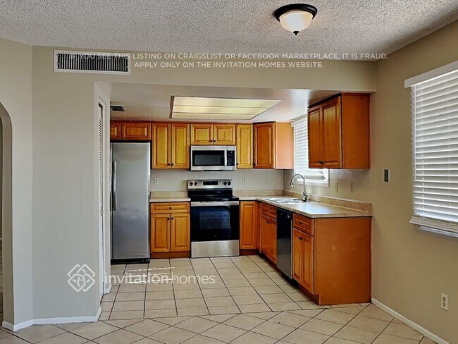 Foto del edificio - 13802 N 45th Ave