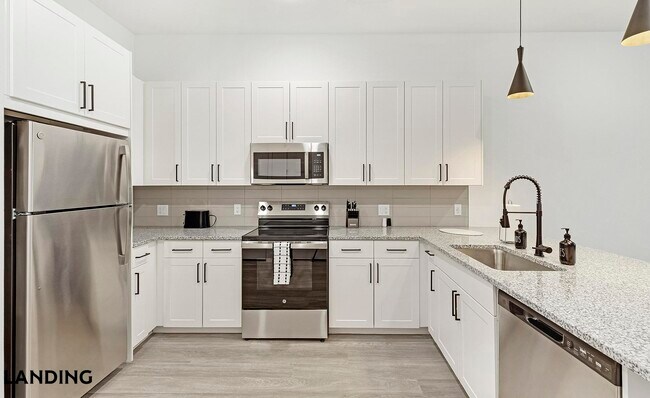 Building Photo - 650 E Sycamore St