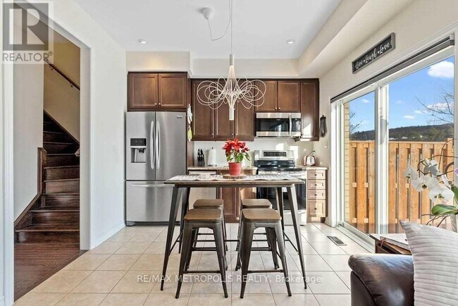 Building Photo - 45 Deneb St