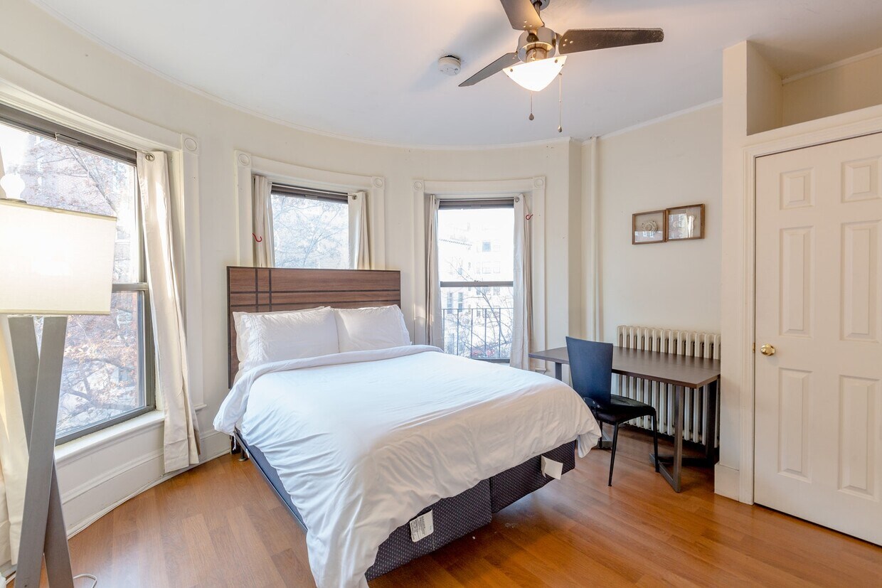 Primary Photo - 41 Bay State Road, Unit 2 Bed