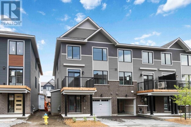 Building Photo - 410 Silverberry Private