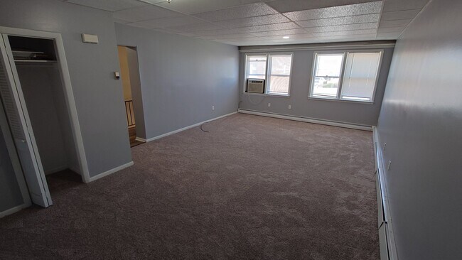 Foto del edificio - 18 S Forklanding Rd