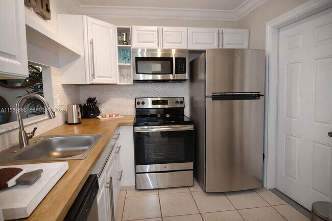 Foto del edificio - 3530 NW 52nd Ave