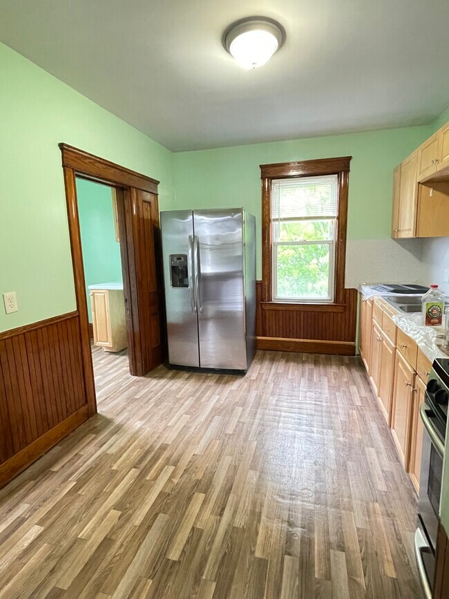 69 Keeley St Unit 3rd Floor, Fall River, MA 02723 Apartments in Fall