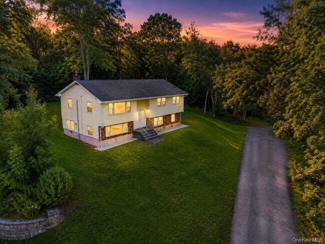 Foto del edificio - 43 Glenmere Homesites Rd