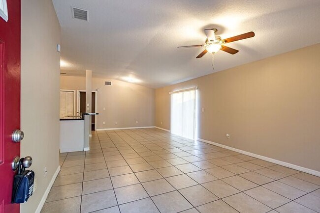 Foto del edificio - 4 bedroom in College Hill