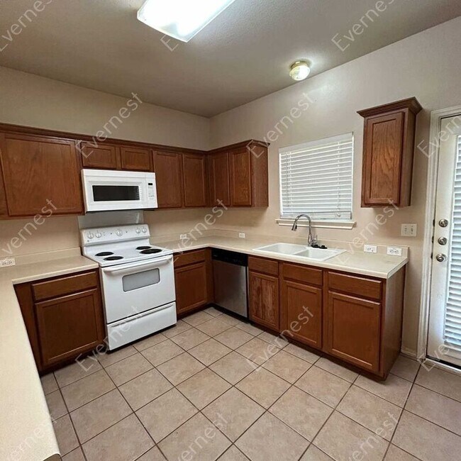 Foto del edificio - 13408 Mizzen St
