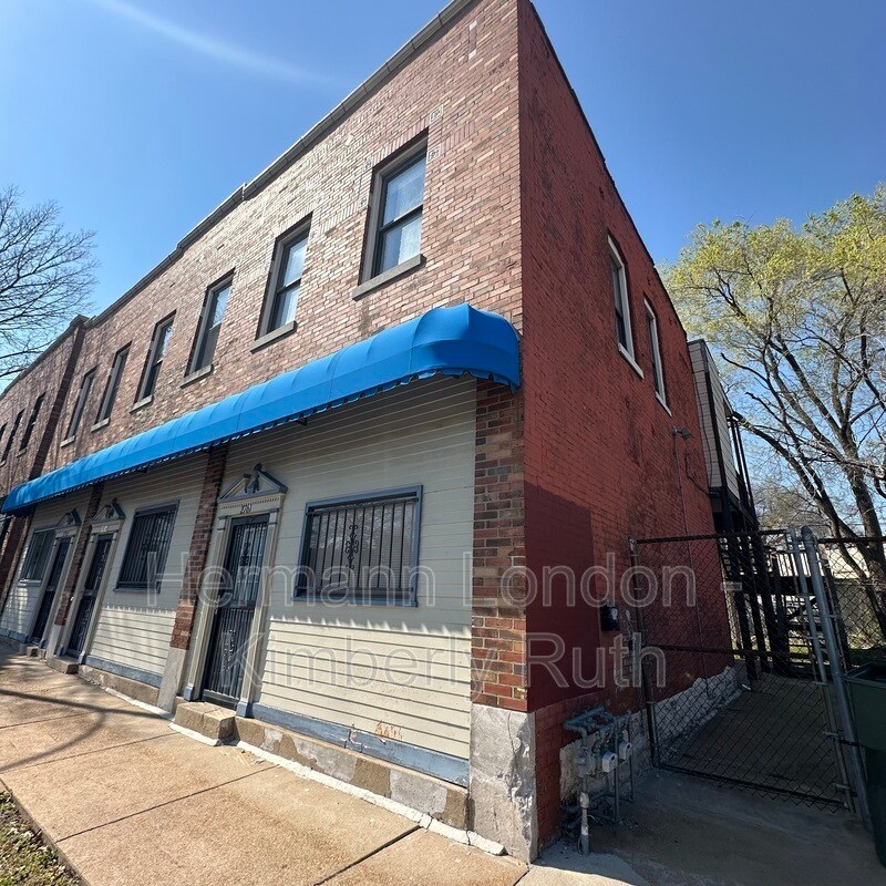 Primary Photo - 2761 Gravois Ave