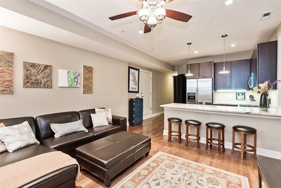 Foto del edificio - 2341 W Haddon Ave