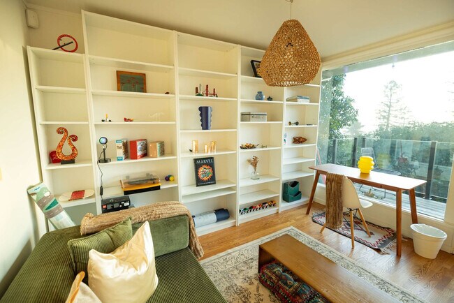 Foto del edificio - 1072 Keeler Ave