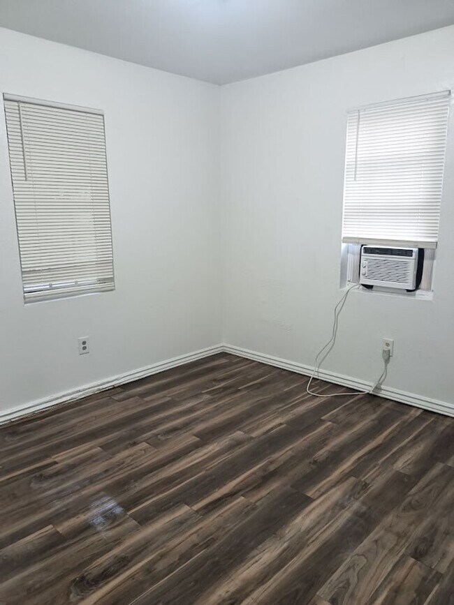 Foto del edificio - 5016 Drexel Ave