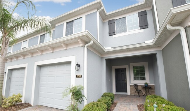 Foto del edificio - Beautiful 2 Bed 2.5 Bath with Loft Gated Town Home for Rent in Sanford, FL!