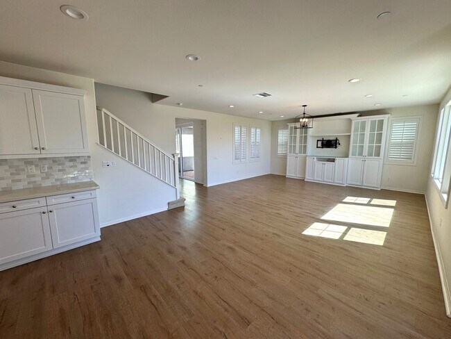 Foto del edificio - 4 Bed + 3 Bath Solana Heights Home with Ocean & Island Views