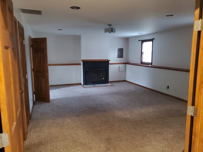 Master - 150 Sherman St