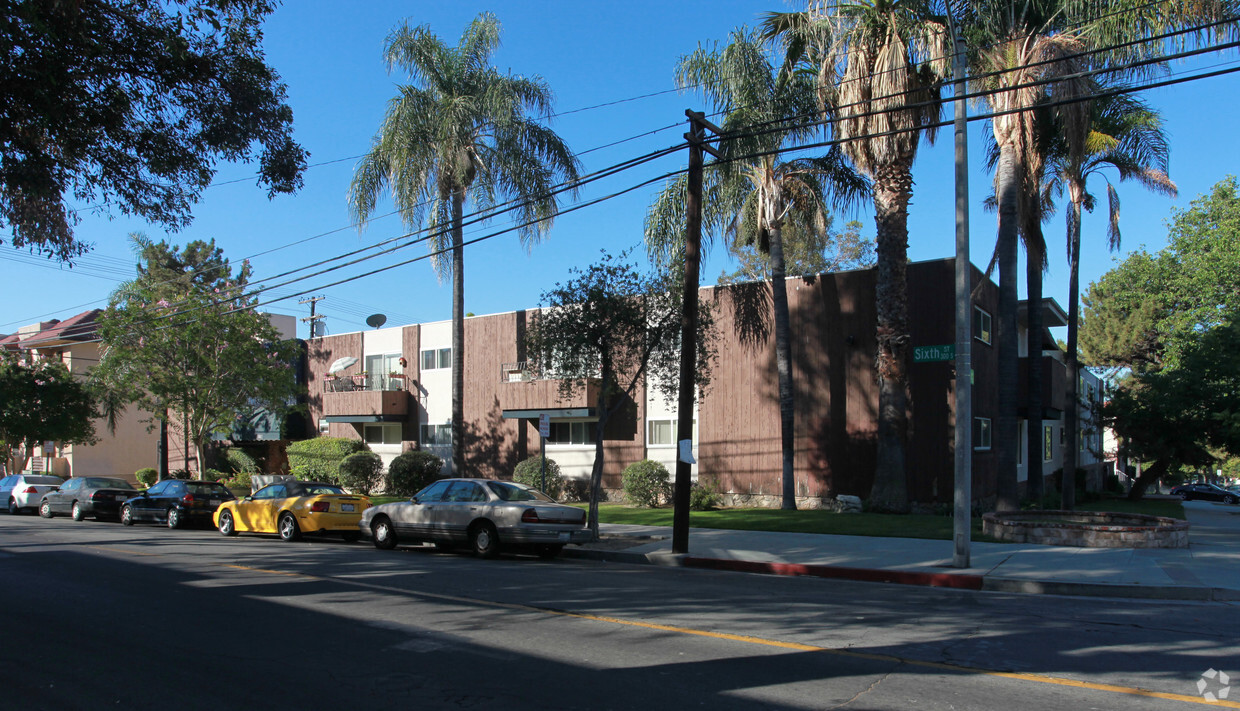 Foto principal - 301 S 6th St