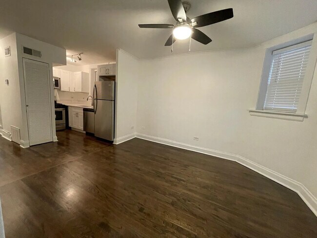 Foto del edificio - 1133 N Winchester Ave