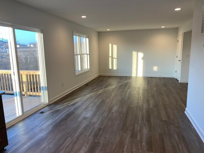 Foto del edificio - 1014 Middlebrook Ave