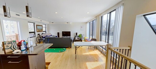 Foto del edificio - 1616 Beacon St