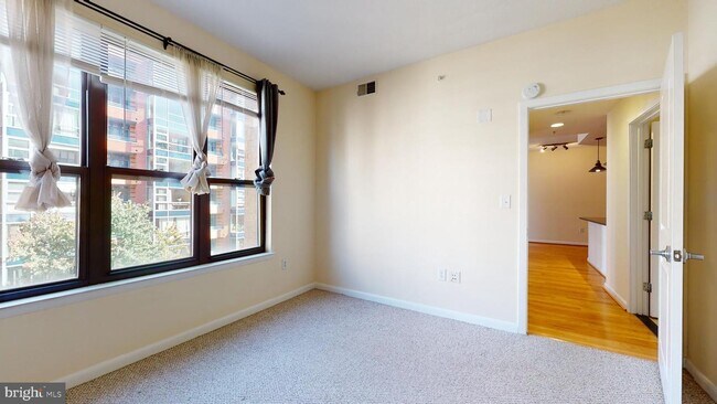 Foto del edificio - 1001 L St NW