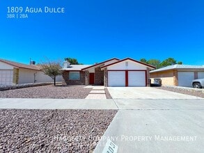 Building Photo - 1809 Agua Dulce St