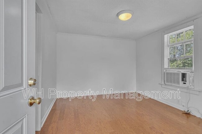 Building Photo - 402 Acklen Park Dr