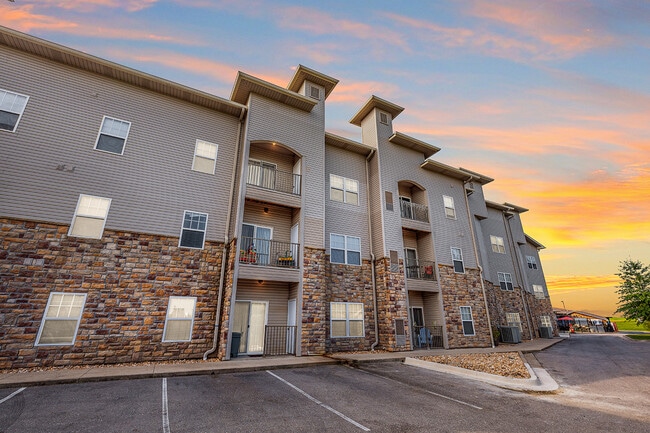 Building Photo - ASPIRE at Bristol Park
