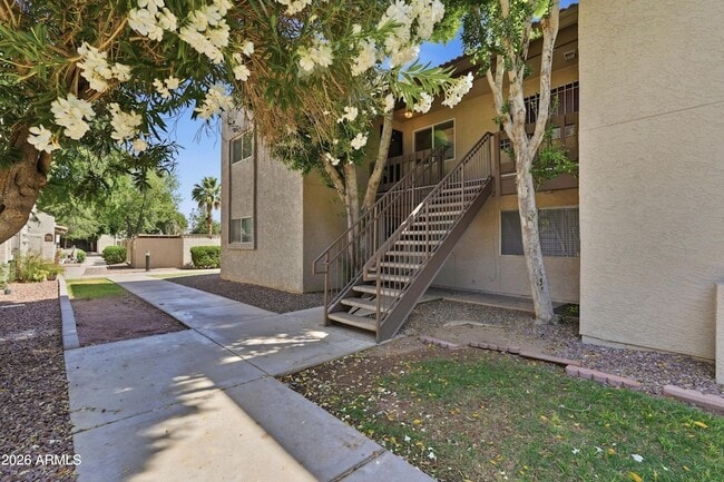 Building Photo - 520 N Stapley Dr
