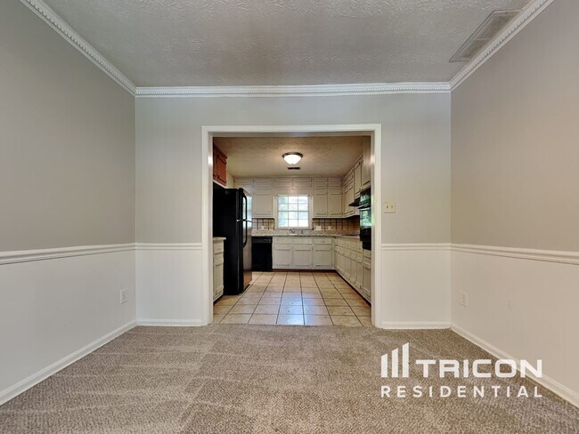 Building Photo - 955 Willow Run