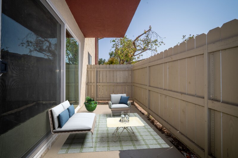 Foto principal - 800 E Bobier Dr