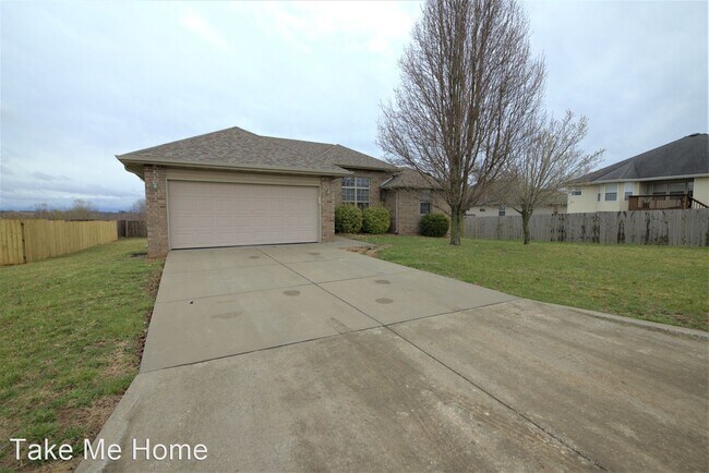 Building Photo - 4 br, 2 bath House - 946 S Canyon Ln