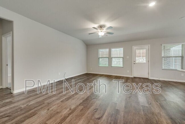 Foto del edificio - 214 Stonehollow Wy