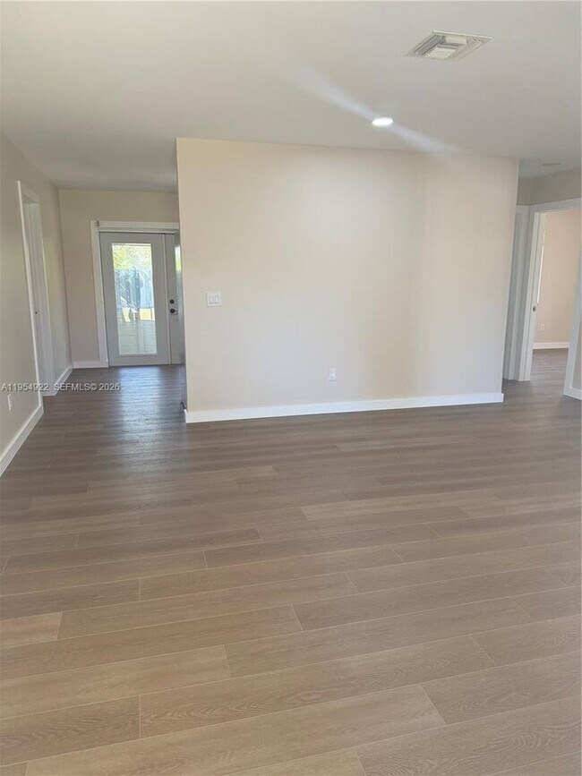 Foto del edificio - 3978 Nokomis Ave