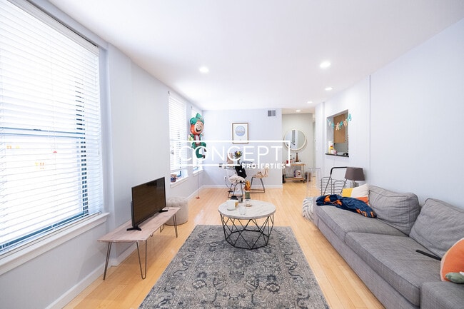 Foto del edificio - 1661 Washington St