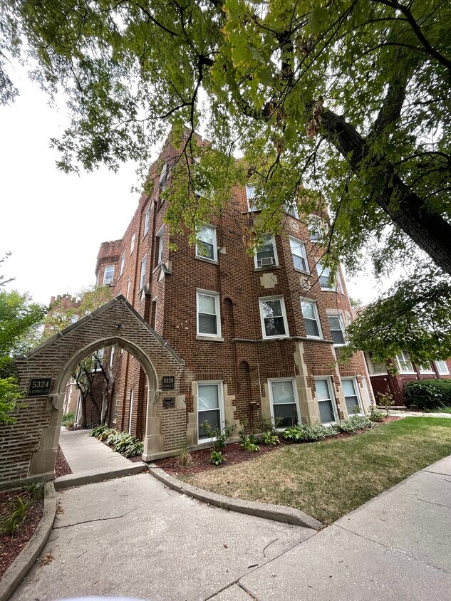 Primary Photo - 5324 N Kimball Ave