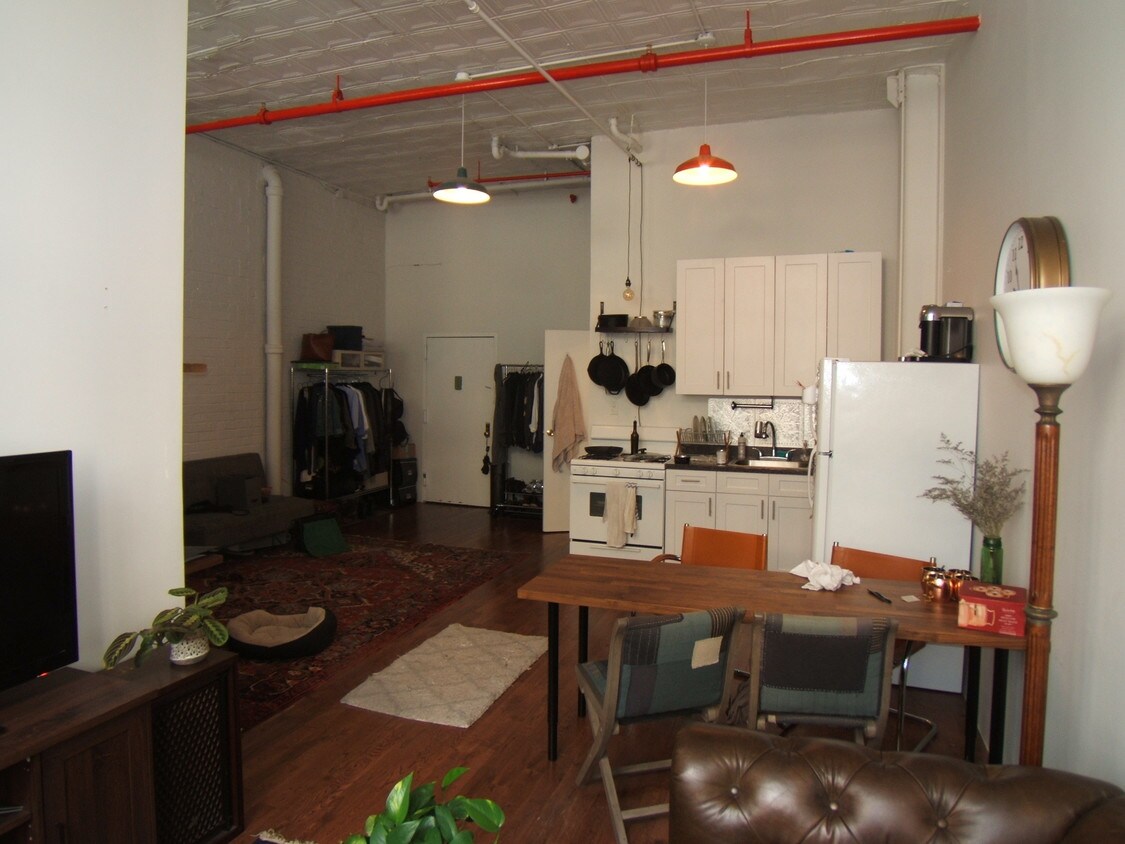 Primary Photo - 248 McKibbin St