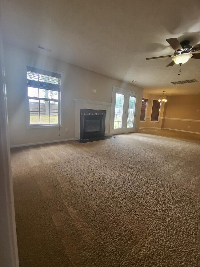 Building Photo - 979 Screech Owl Dr