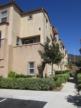 Building Photo - 467 Almond Rd
