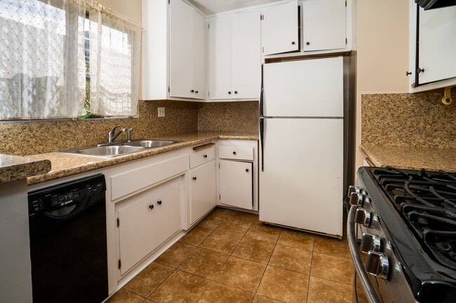 Kitchen - 2318 10th St