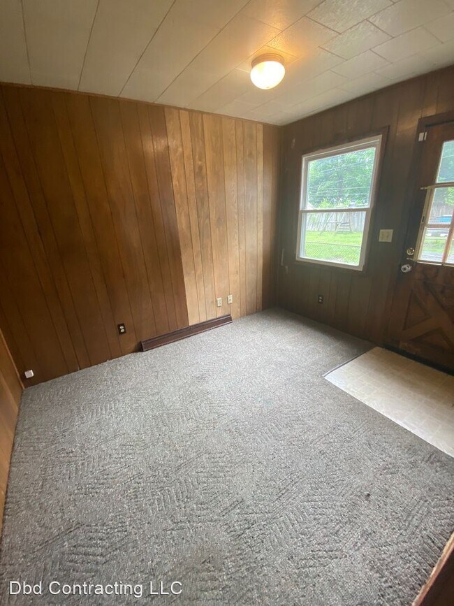 Building Photo - 3 br, 1.5 bath House - 4011 South Park Dr